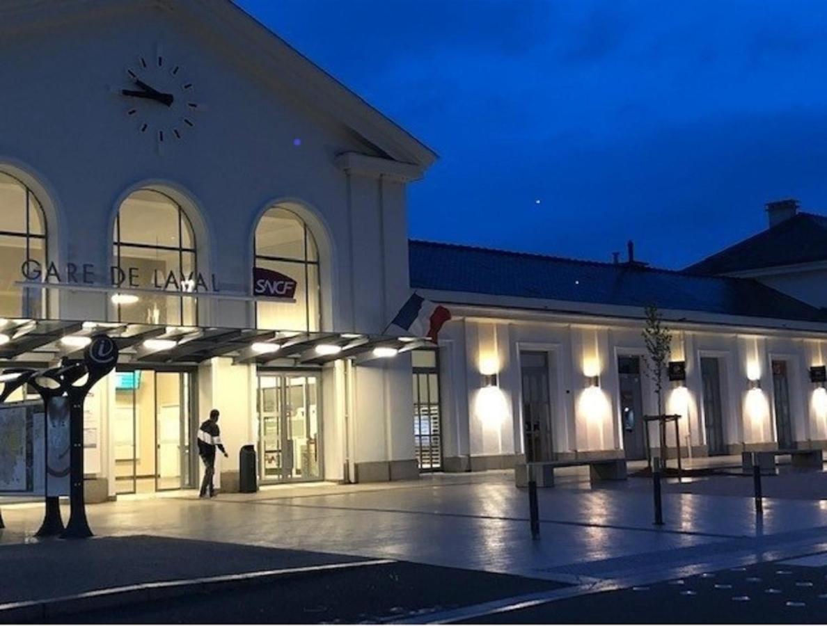 Hotel Et Apparts Marin ラヴァル エクステリア 写真