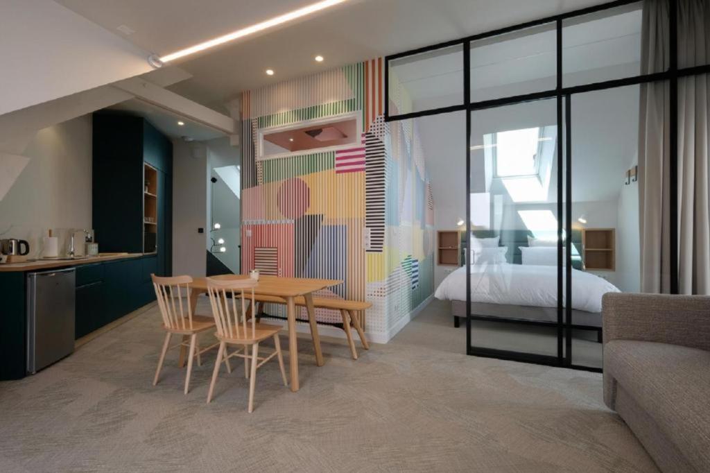 Hotel Et Apparts Marin ラヴァル エクステリア 写真