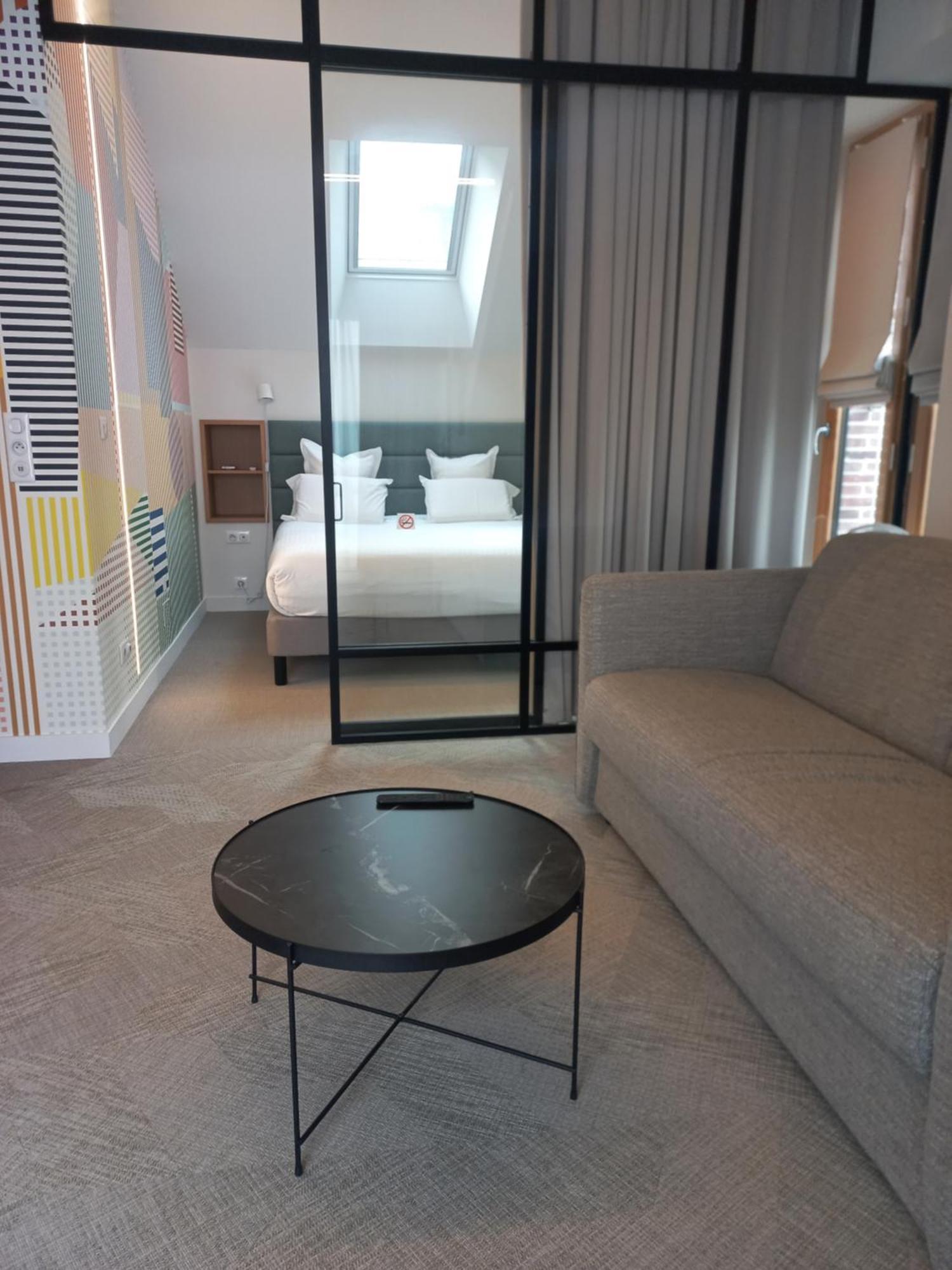Hotel Et Apparts Marin ラヴァル エクステリア 写真