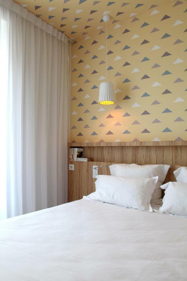 Hotel Et Apparts Marin ラヴァル エクステリア 写真