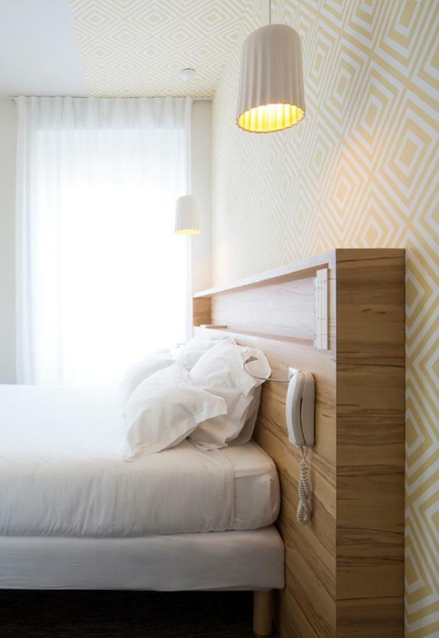 Hotel Et Apparts Marin ラヴァル エクステリア 写真